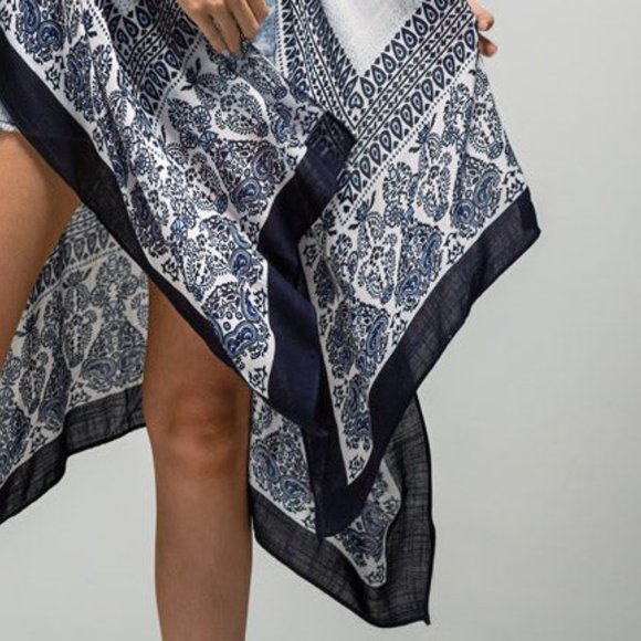 White & Navy Paisley Damask Print Kimono w Deep Black Solid Border - Picture 4 of 6